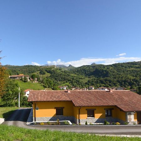 Apartamentos Fuente La Pipa Avin Exterior photo