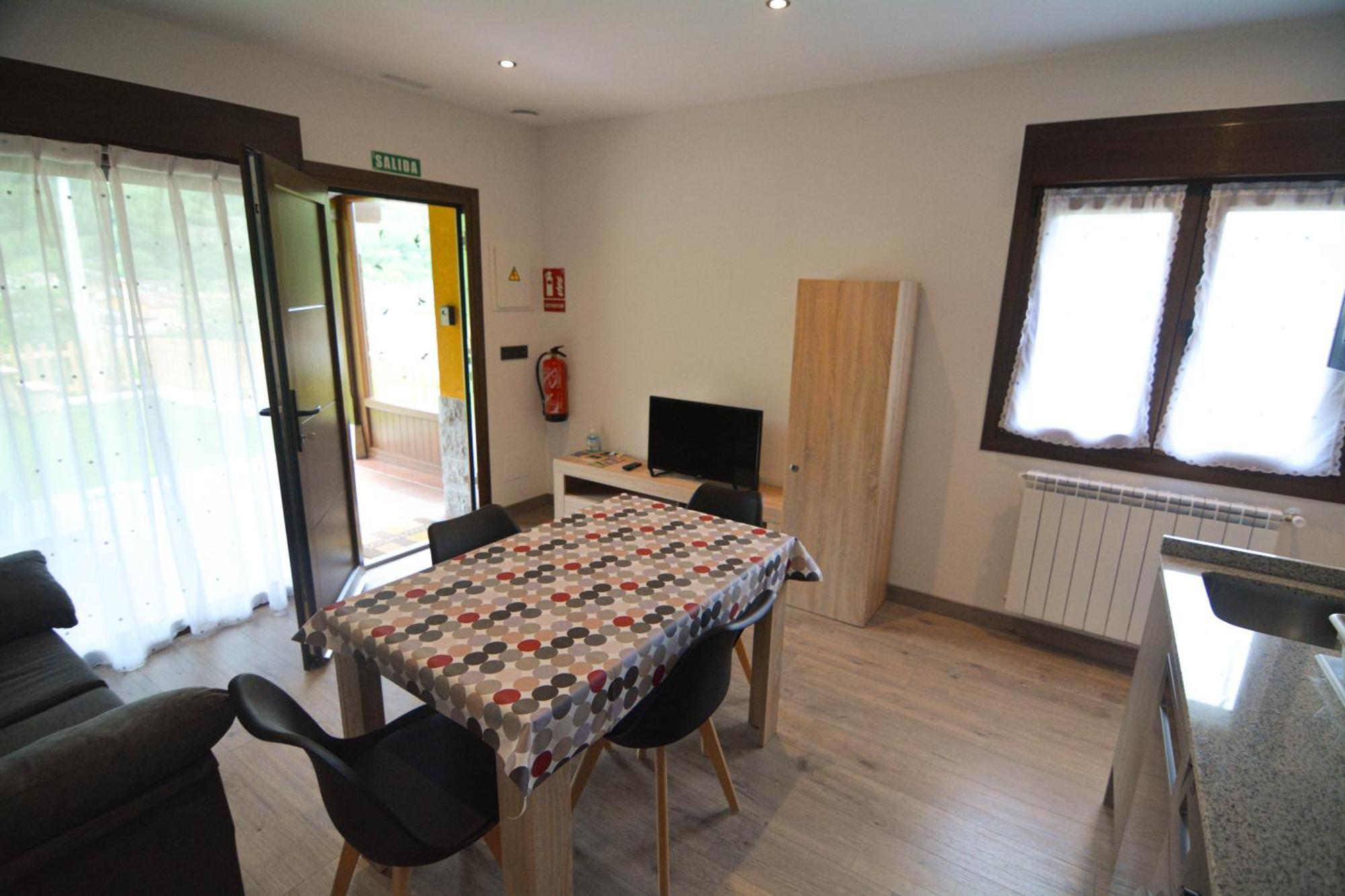 Apartamentos Fuente La Pipa Avin Exterior photo